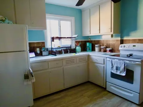 39 Balfour Dr, Springfield, MA 01118 photo 8
