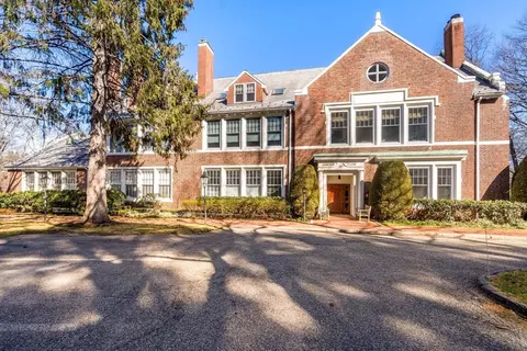 63 Garden Rd #G2, Wellesley, MA 02481