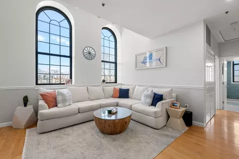 486 E 3rd St #6, Boston, MA 02127