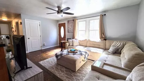 11 Walnut St, Douglas, MA 01516 photo 3