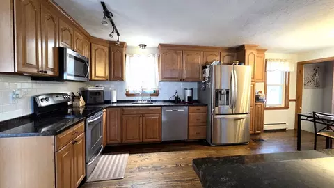 11 Walnut St, Douglas, MA 01516 photo 13