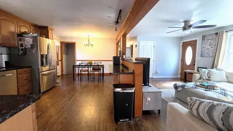 11 Walnut St, Douglas, MA 01516 photo 2