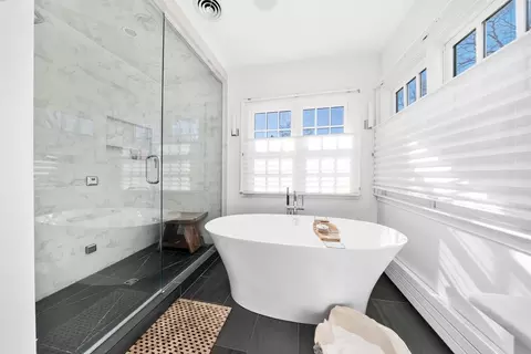 Bath - 187 Main St, Hingham, MA 02043 photo 4 of 5