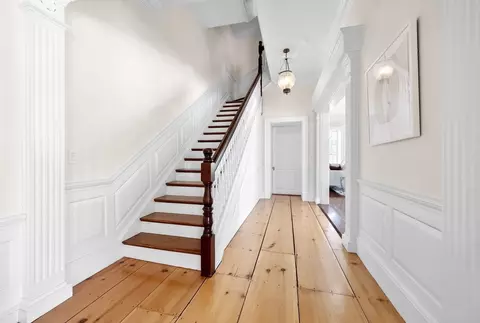 Entry Way - 187 Main St, Hingham, MA 02043 photo 3 of 4