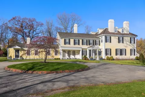 Exterior - 187 Main St, Hingham, MA 02043 photo 2 of 7