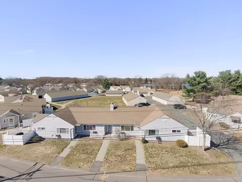 54 Mitchell Dr #54, Chicopee, MA 01022