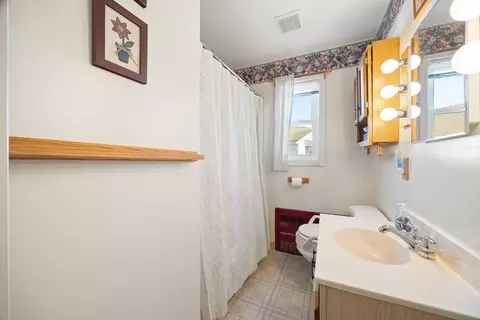 Bath - 54 Mitchell Dr #54, Chicopee, MA 01022 photo 1 of 2