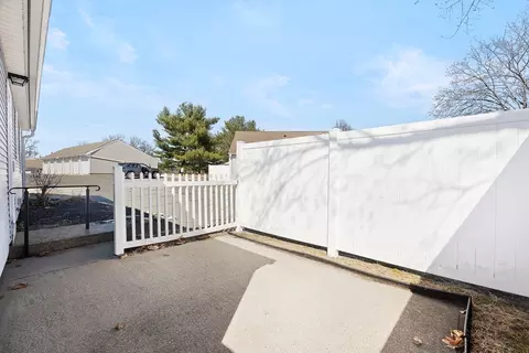 Exterior - 54 Mitchell Dr #54, Chicopee, MA 01022 photo 3 of 8