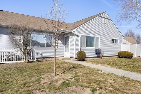 Exterior - 54 Mitchell Dr #54, Chicopee, MA 01022 photo 1 of 8
