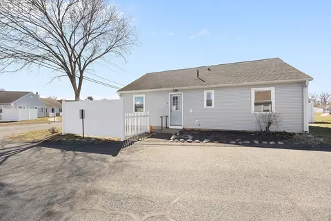Exterior - 54 Mitchell Dr #54, Chicopee, MA 01022 photo 5 of 8