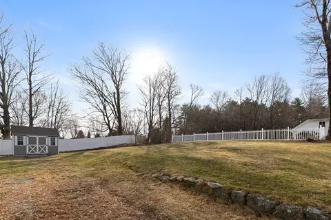 4 White Ave, Douglas, MA 01516 photo 27