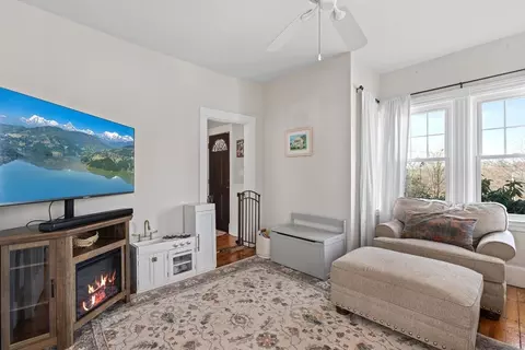 4 White Ave, Douglas, MA 01516 photo 11