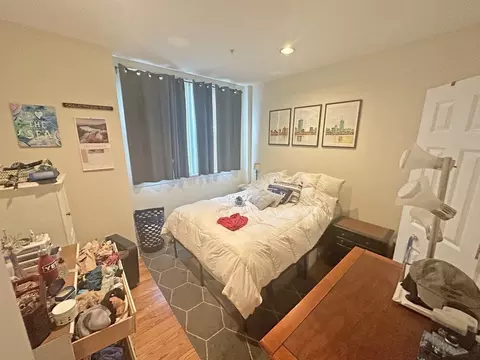 Bedroom - 550 E 3rd St, Boston, MA 02127 photo 1 of 2