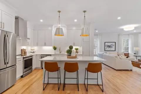 77 Oliver Pond Cir #10, Franklin, MA 02038