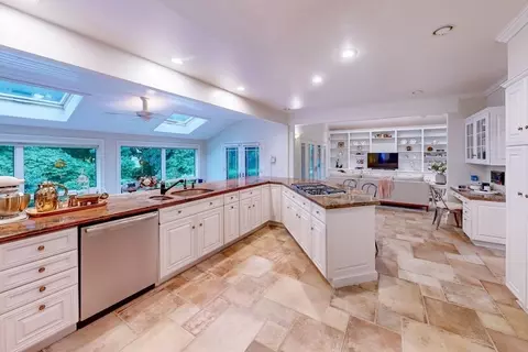 108 Campion Rd, North Andover, MA 01845
