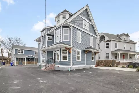 66-66 R Stanley St, Boston, MA 02125