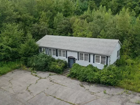 27 Douglas Rd, Webster, MA 01570