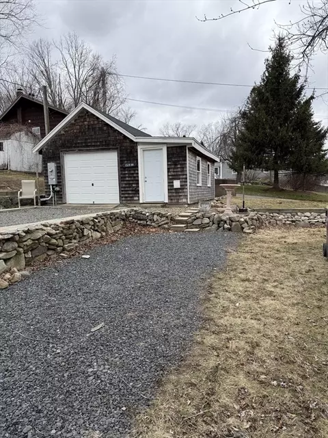 195 E Main St, Avon, MA 02322