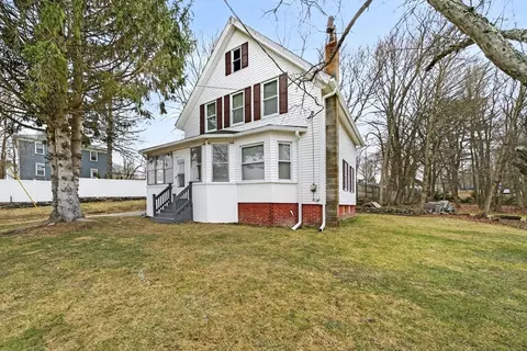 22 Maple St, Templeton, MA 01468
