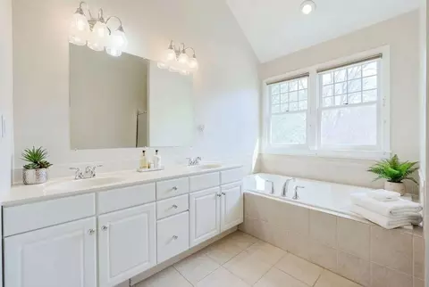 Bath - 75 Sunflower Dr, Raynham, MA 02767 photo 2 of 6