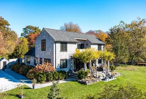 17 Robbins St, Westport, MA 02790