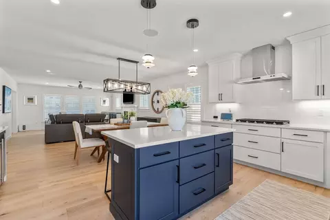 69 Cobblestone Cir, Mashpee, MA 02649