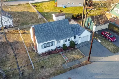 18 Montvale Rd, Woburn, MA 01801