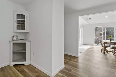 Entry Way - 20 Evergreen St, Wareham, MA 02571 photo 2 of 2