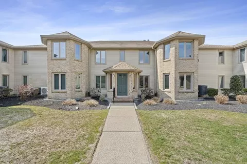 108 Norton Ave #14, Easton, MA 02375
