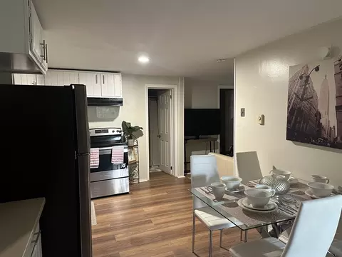 38 Byers St, Springfield, MA 01105