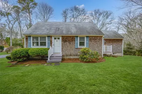 177 Bayview Cir, Osterville, MA 02655
