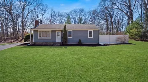 260 Cumberland Ave, North Attleboro, MA 02760