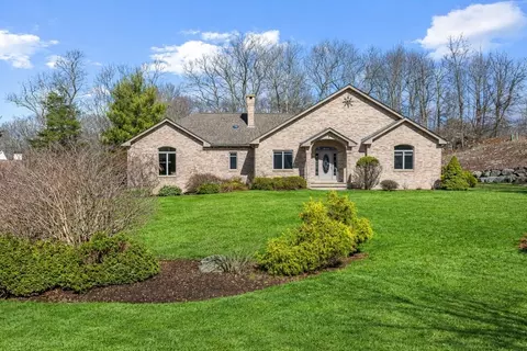 9 Gerry Dr, Seekonk, MA 02771