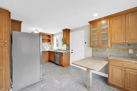 186 Belvidere St, Springfield, MA 01108 photo 17