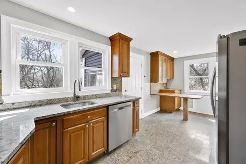 186 Belvidere St, Springfield, MA 01108 photo 19