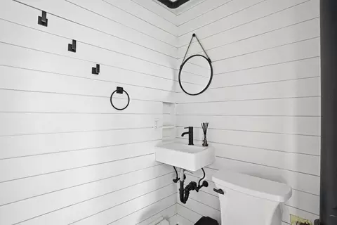 Bath - 48 Bates St, Hull, MA 02045 photo 1 of 4