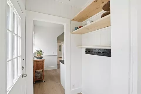 Entry Way - 48 Bates St, Hull, MA 02045 photo 3 of 5