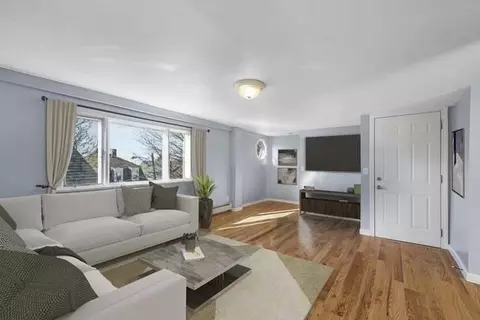 Living - 14 Spring St # -R, Gloucester, MA 01930 photo 1 of 1
