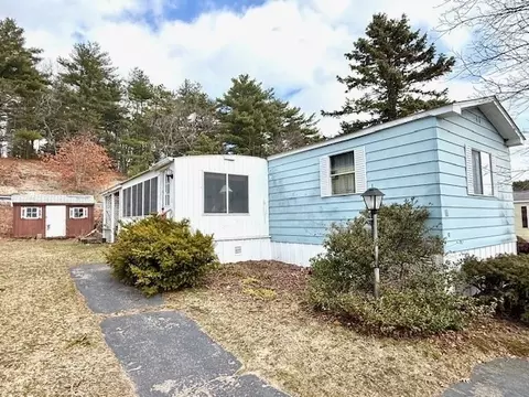 10 Coachmens Ter, Plymouth, MA 02360