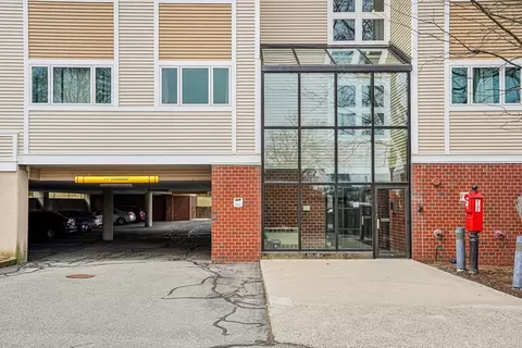 35 Desmoines Rd #209, Quincy, MA 02169