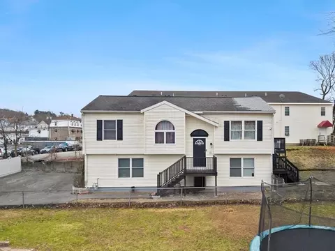 1576 N Main St, Fall River, MA 02720
