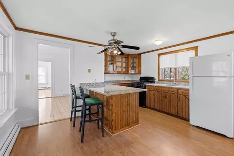 10 Charles St, West Bridgewater, MA 02379