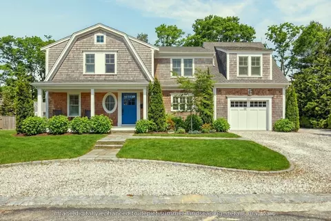 125 Wianno Cir, Barnstable, MA 02655