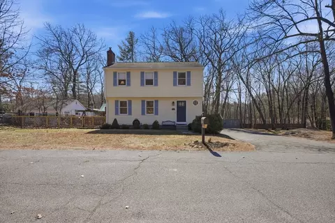 21 Rider Rd, Westfield, MA 01085