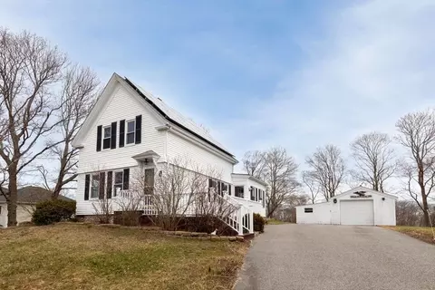64 South St, Plymouth, MA 02360