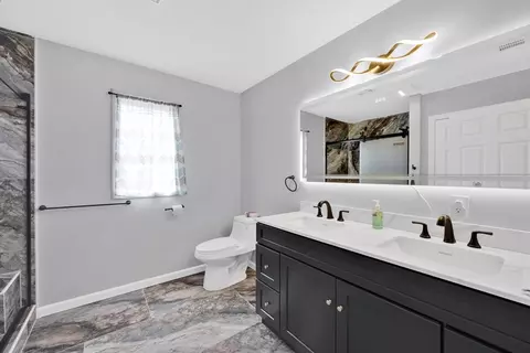 Bath - 42 Ringgold St, Springfield, MA 01104 photo 3 of 6
