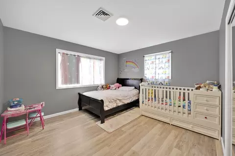 Bedroom - 42 Ringgold St, Springfield, MA 01104 photo 3 of 5