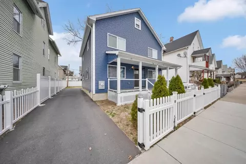 Exterior - 42 Ringgold St, Springfield, MA 01104 photo 2 of 5