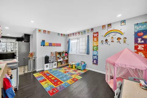 Entry Way - 42 Ringgold St, Springfield, MA 01104 photo 5 of 5