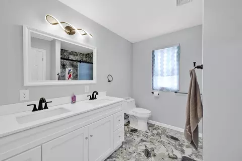 Bath - 42 Ringgold St, Springfield, MA 01104 photo 5 of 6